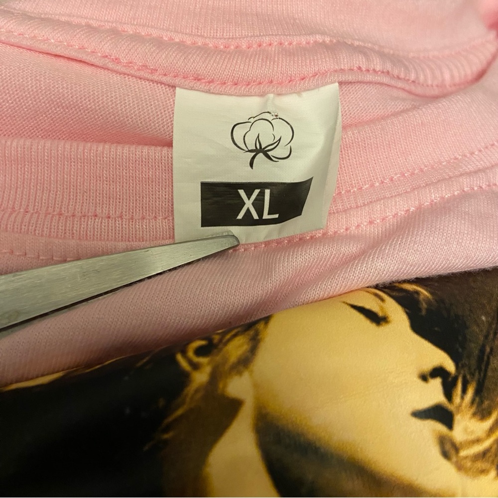 Taylor Swift Pink Graphic T-Shirt Eras Concert with Celebrity Collage Size XL. - Picture 3 of 4